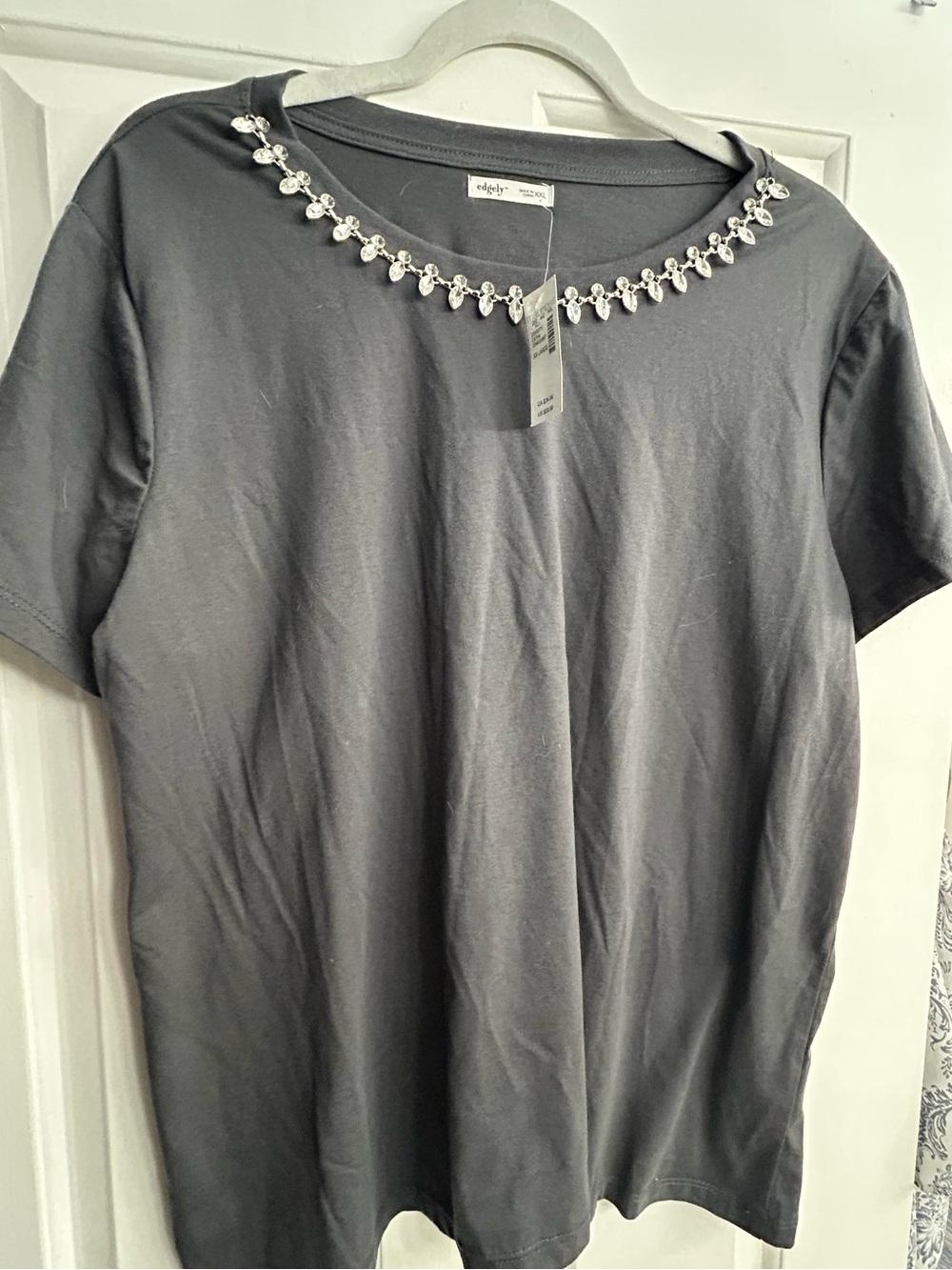 Maurices Gray Tee with Jewel Trim NWT XXL - Picture 3 of 4